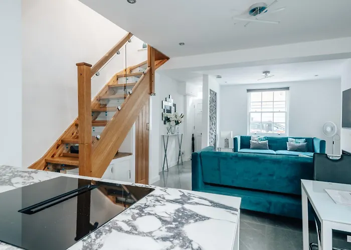 Exceptional Whole House Chelsea With Roof Terrace