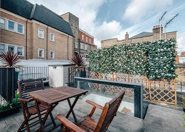 Exceptional Whole House Chelsea With Roof Terrace